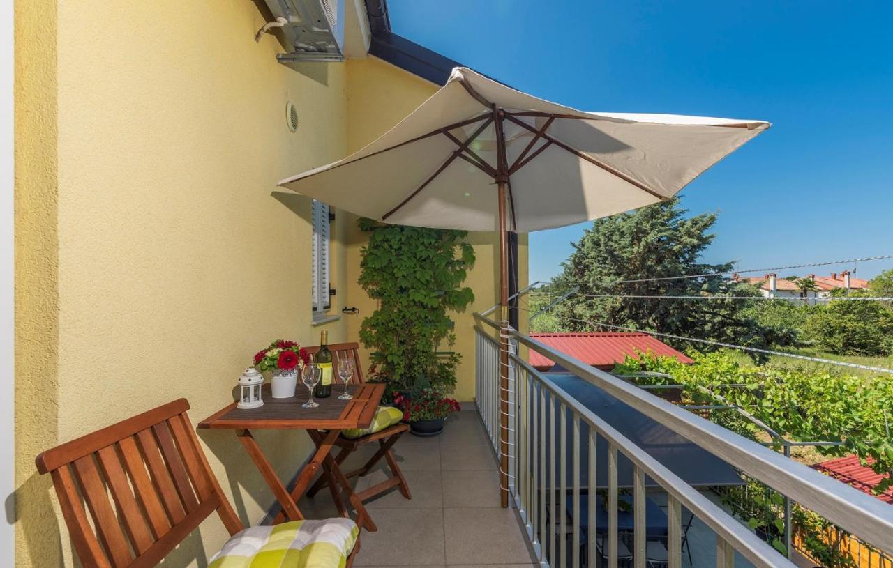 Apartment Nensi Πόρετς Εξωτερικό φωτογραφία