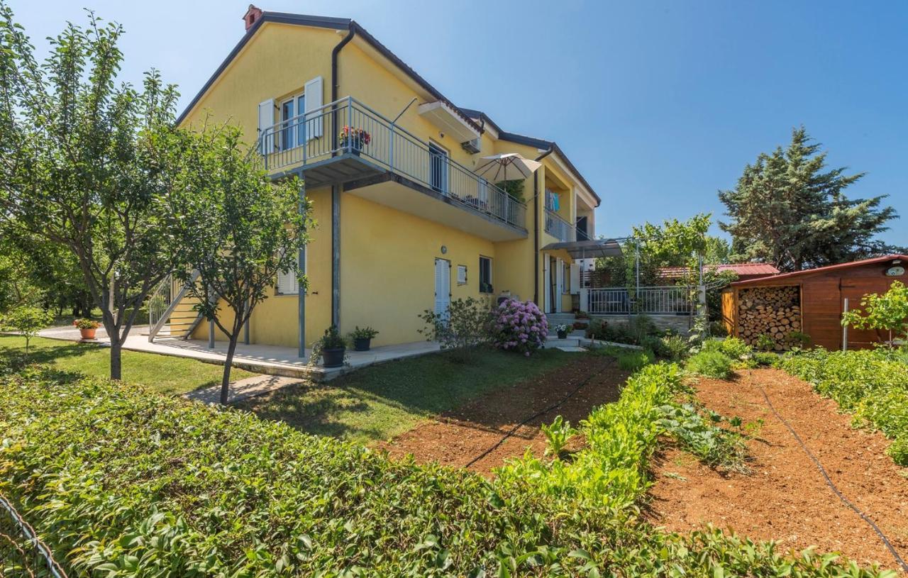 Apartment Nensi Πόρετς Εξωτερικό φωτογραφία
