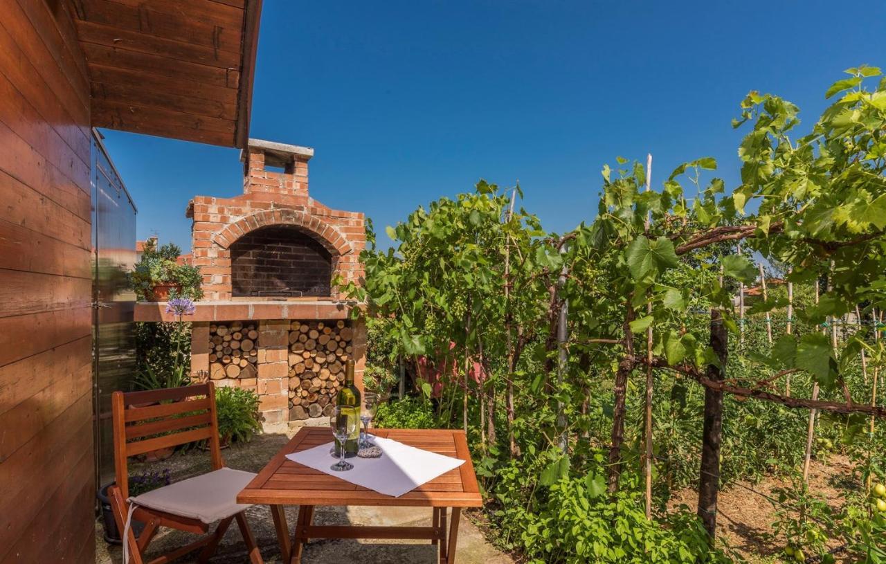 Apartment Nensi Πόρετς Εξωτερικό φωτογραφία
