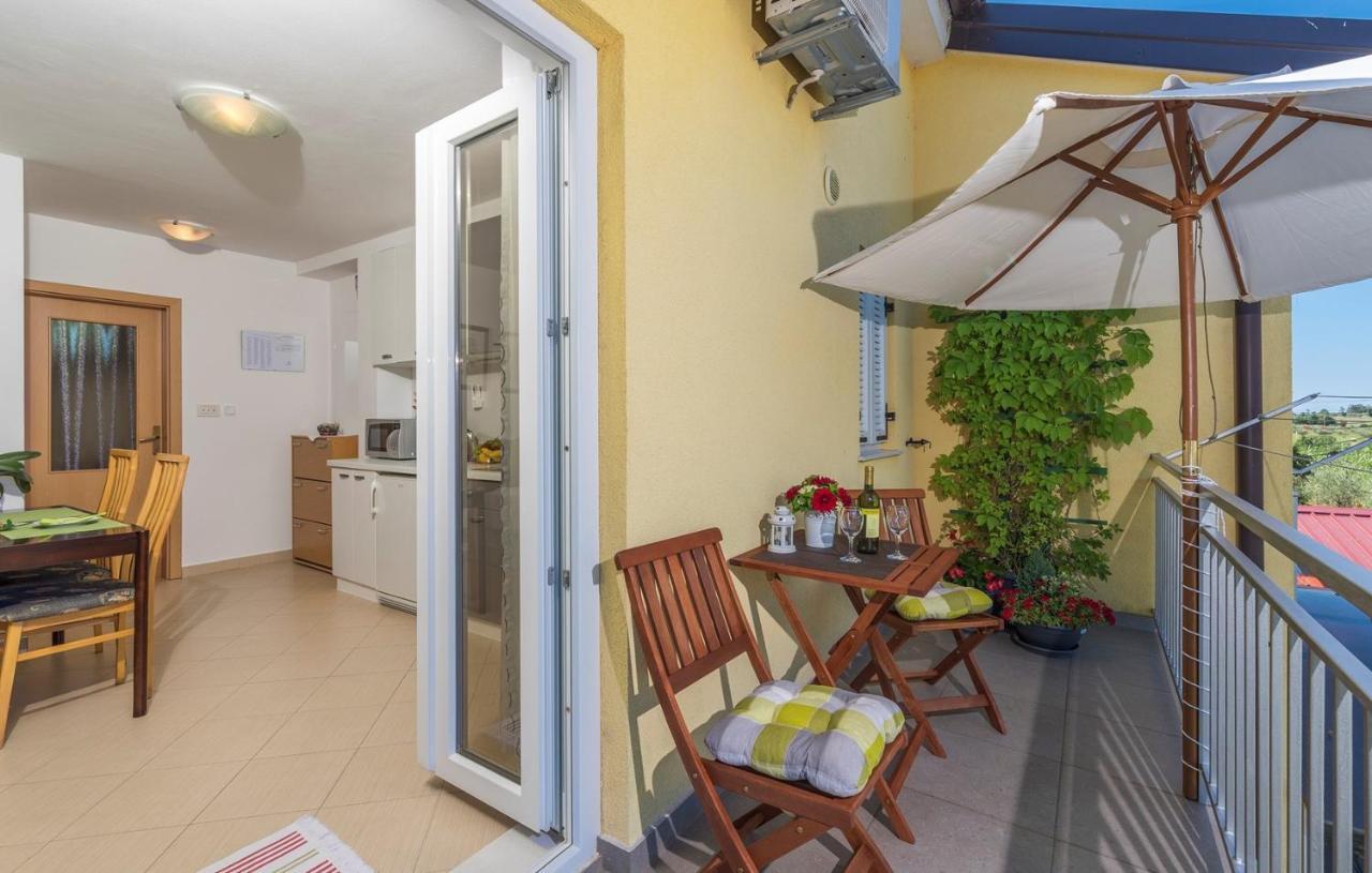 Apartment Nensi Πόρετς Εξωτερικό φωτογραφία